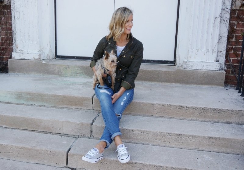Classics: Denim, army jacket, white tee, Converse