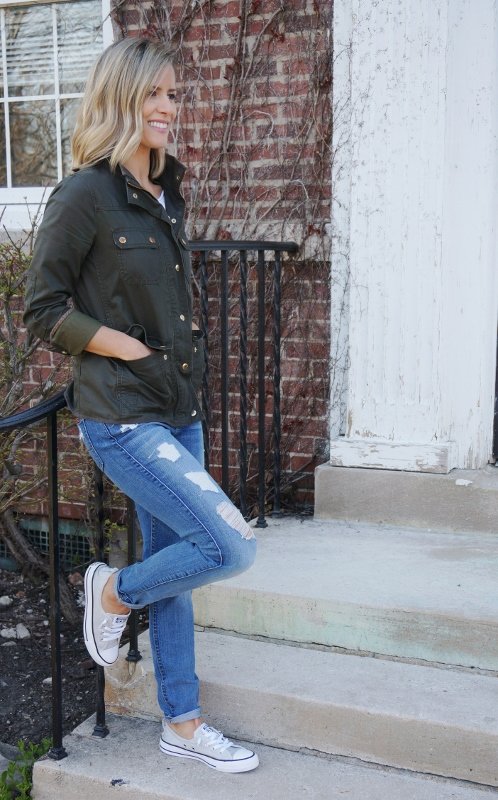 Classics: Denim, army jacket, white tee, Converse
