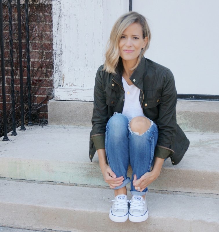 Classics: Denim, army jacket, white tee, Converse