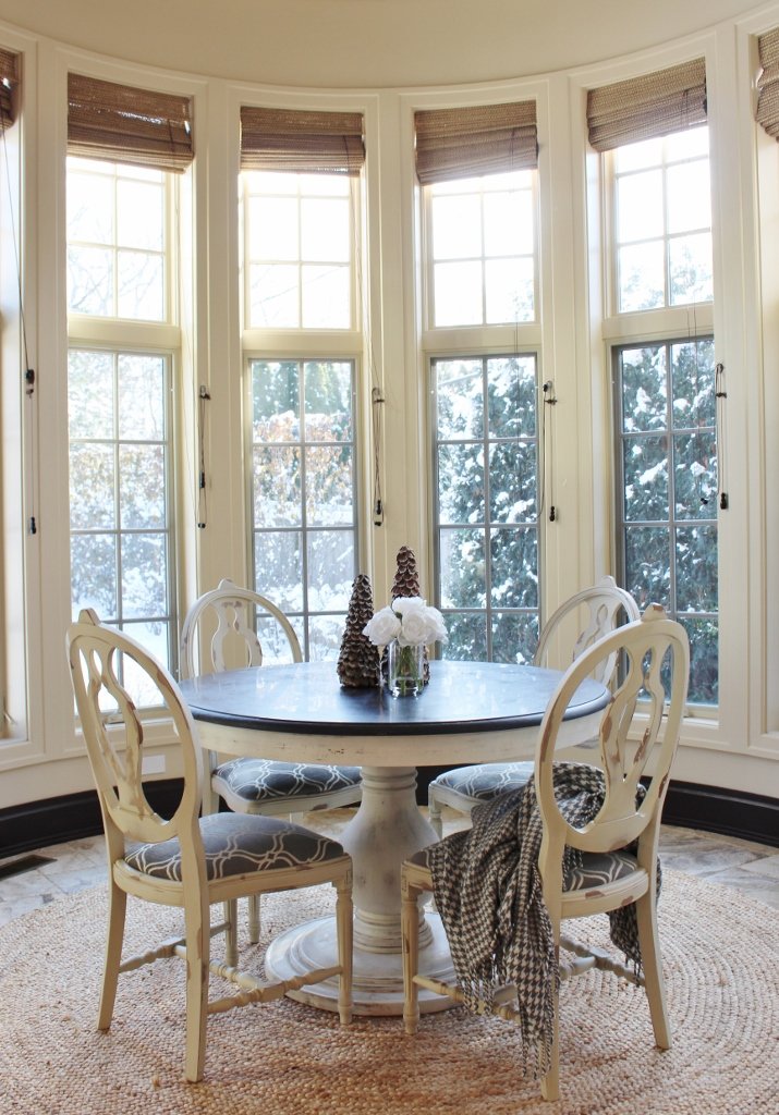Christmas at home, neutral with pops of festive holiday decor