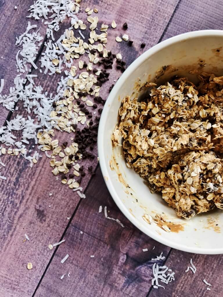 no bake chocolate chip energy balls