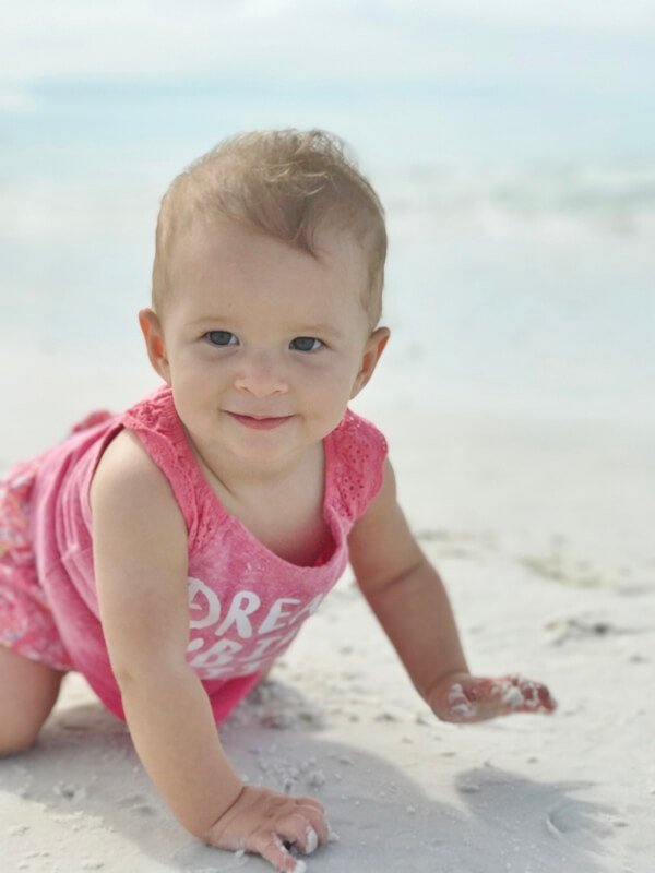 Baby girl, 8 month update