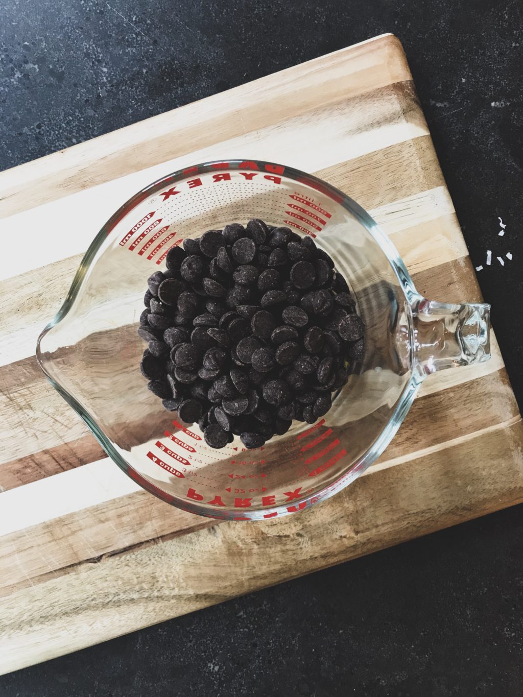 Dark chocolate energy bites