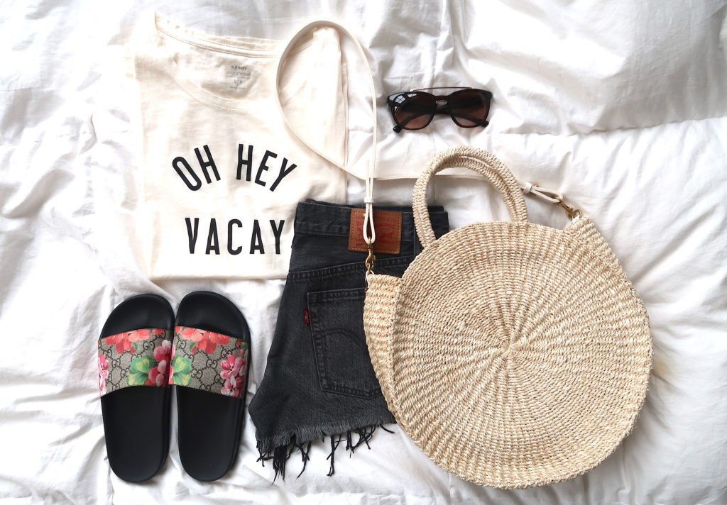 What's In My Suitcase: Beach Vacation, tee, shorts, tote, and slides