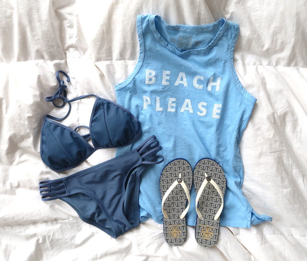 What's In My Suitcase: Beach Vacation, bikini, tank and flip flops