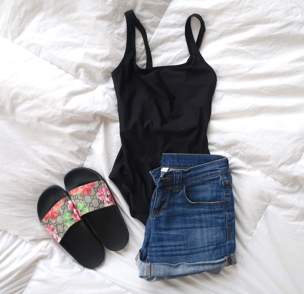 What's In My Suitcase: Beach Vacation, swimsuit, shorts, and slides