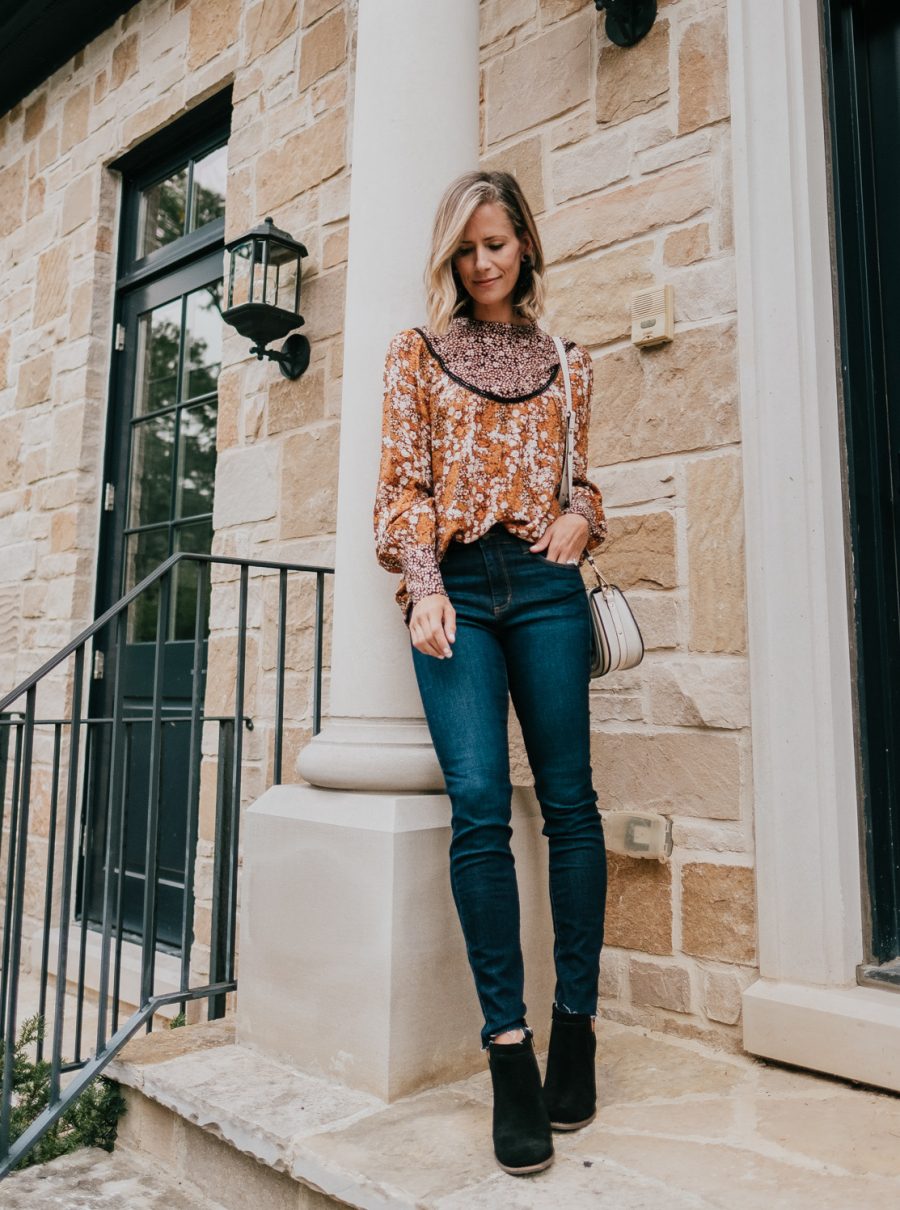 Fall date night outfits, long sleeve blouse, denim, booties, cross body
