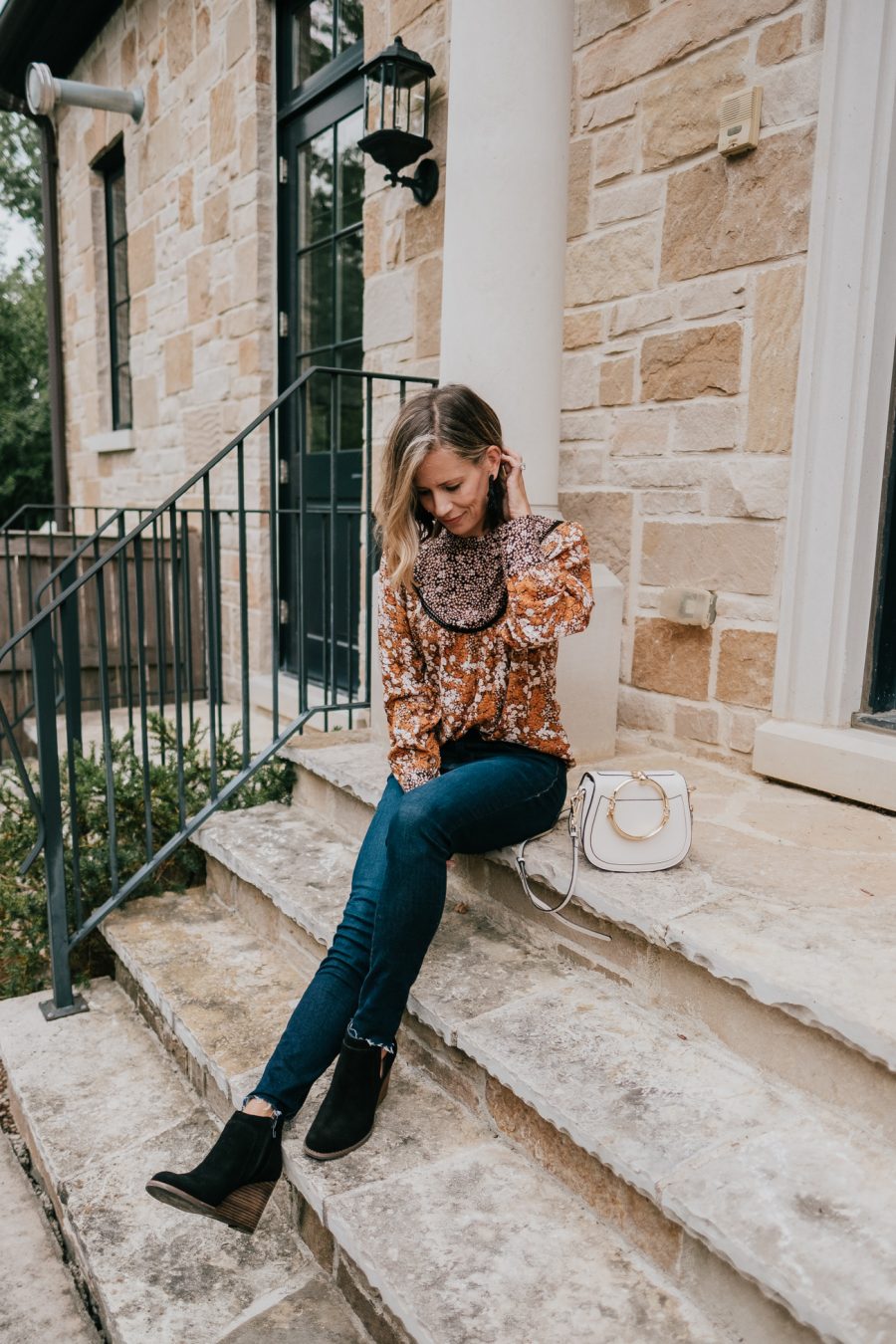 Fall date night outfits, long sleeve blouse, denim, booties, cross body