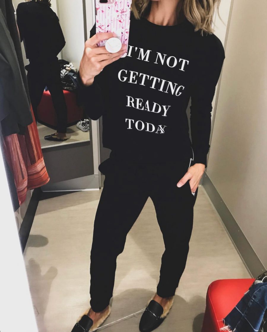 Sweatshirt, joggers, faux fur slides