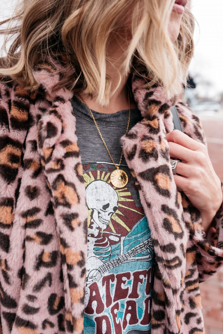 Budget style, leopard coat, black skinny jeans, band tee, mules