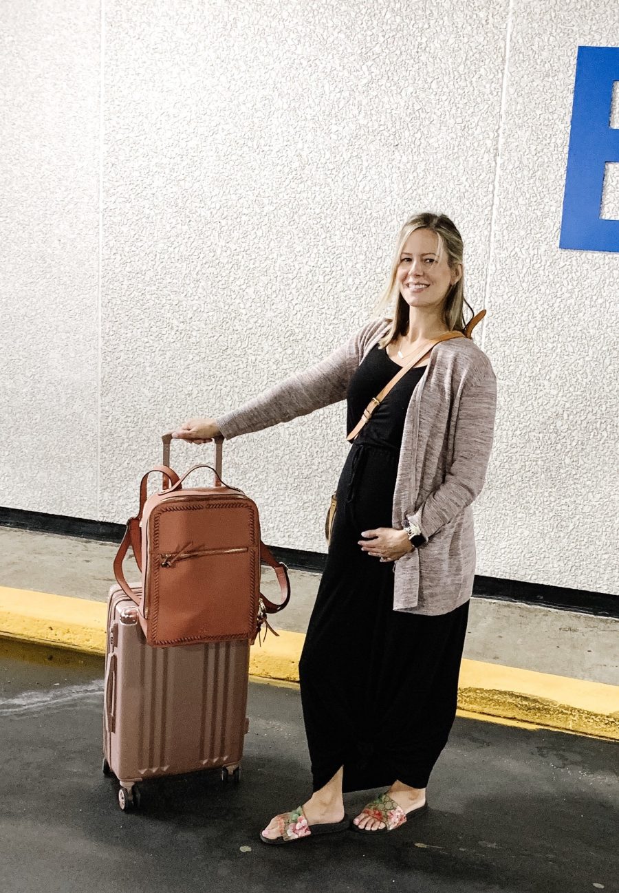 maternity travel outfit