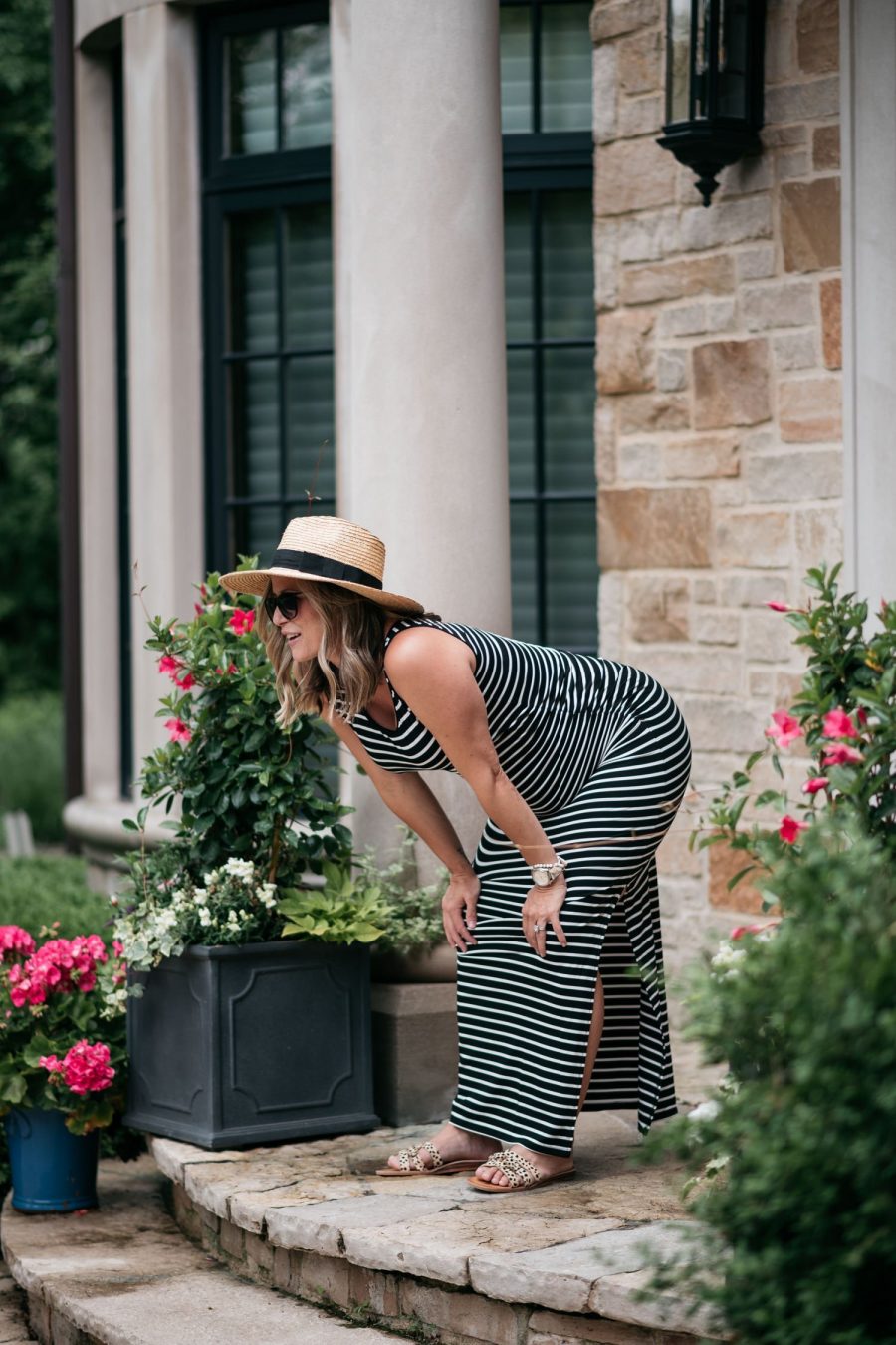 Bloopers, posing when pregnant is hard