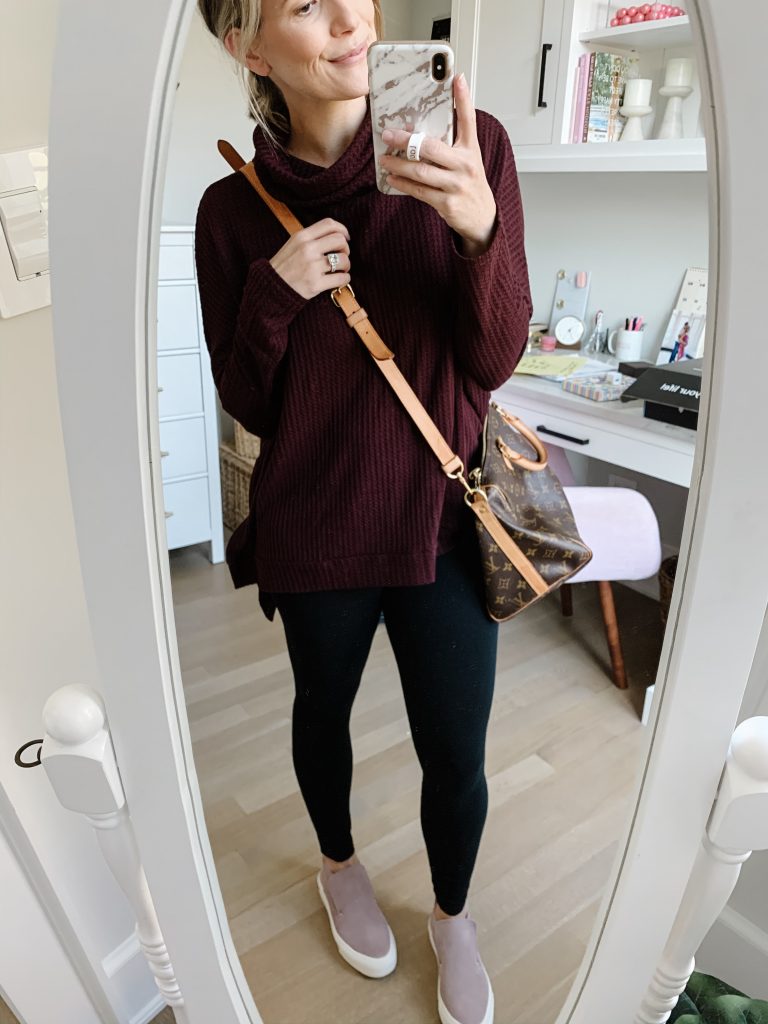 I'm sharing a roundup of outfit ideas from my camera roll for when you don't feel like getting dressed, all are postpartum friendly. 