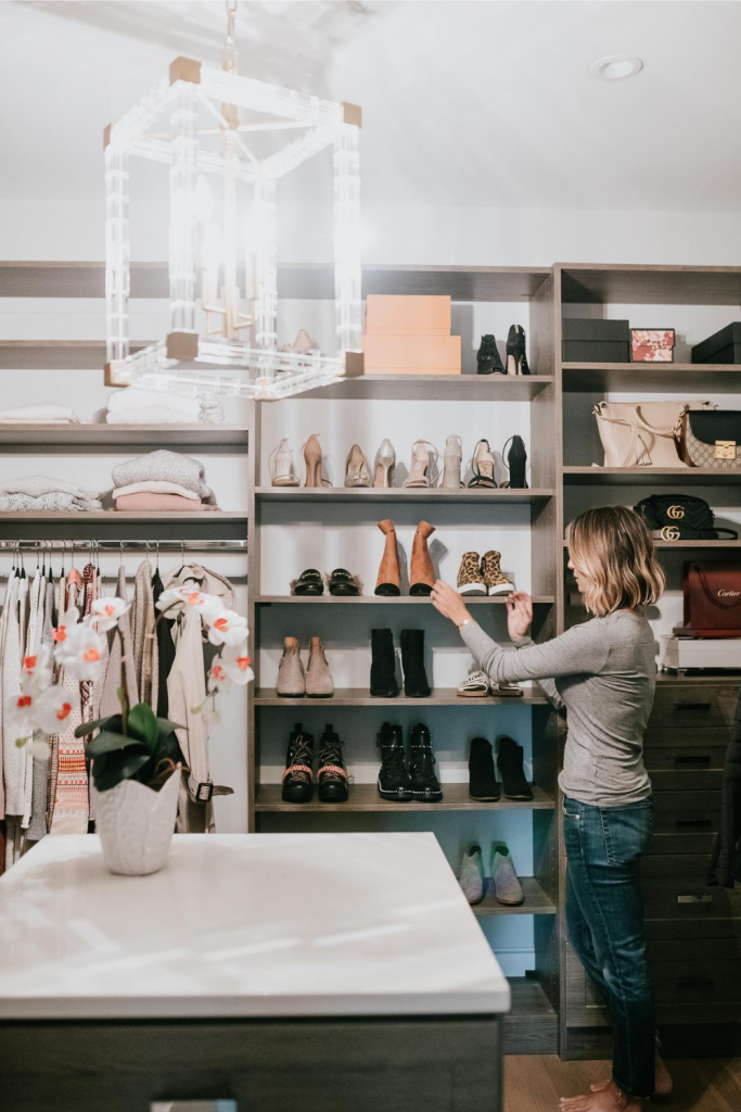 I'm having a closet sale on IG Stories LIVE on September 9th at 6pm CST including so many fall finds starting at $20.