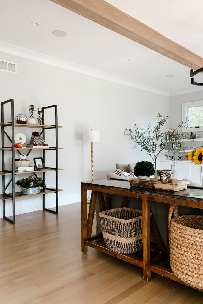 Today's My Kind of Sweet Home series post is dedicated to the family room, featuring comfortable seating and natural light. 