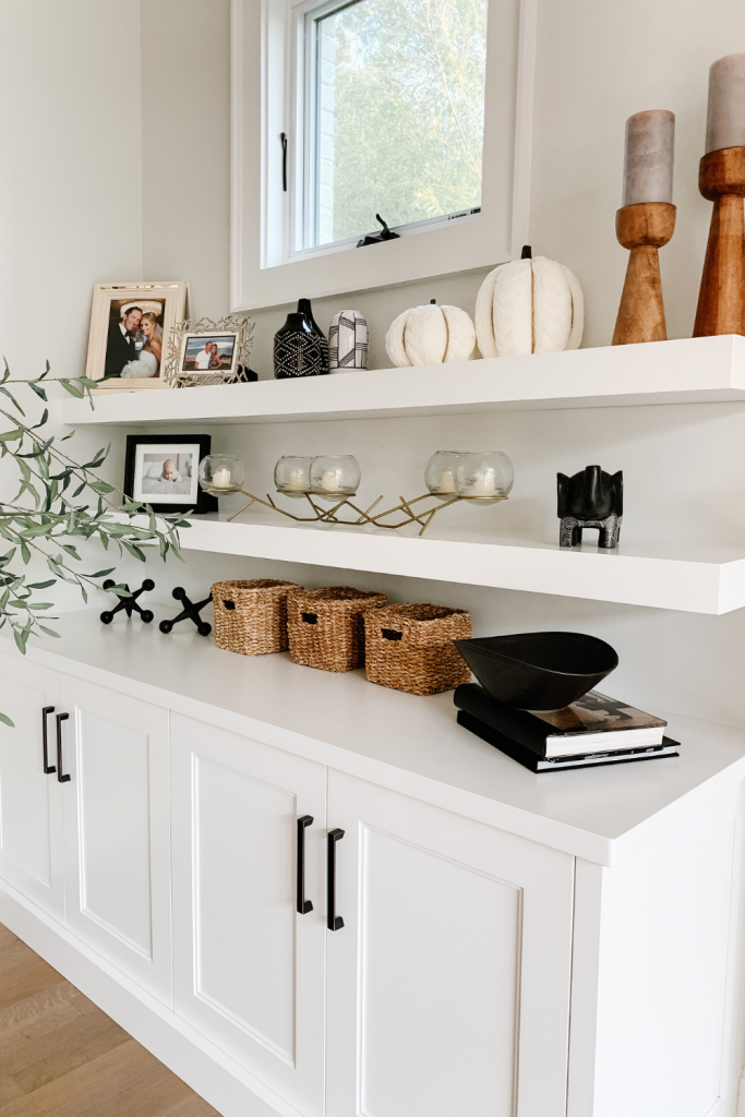 Today's My Kind of Sweet Home series post is dedicated to the family room, featuring comfortable seating and natural light. 