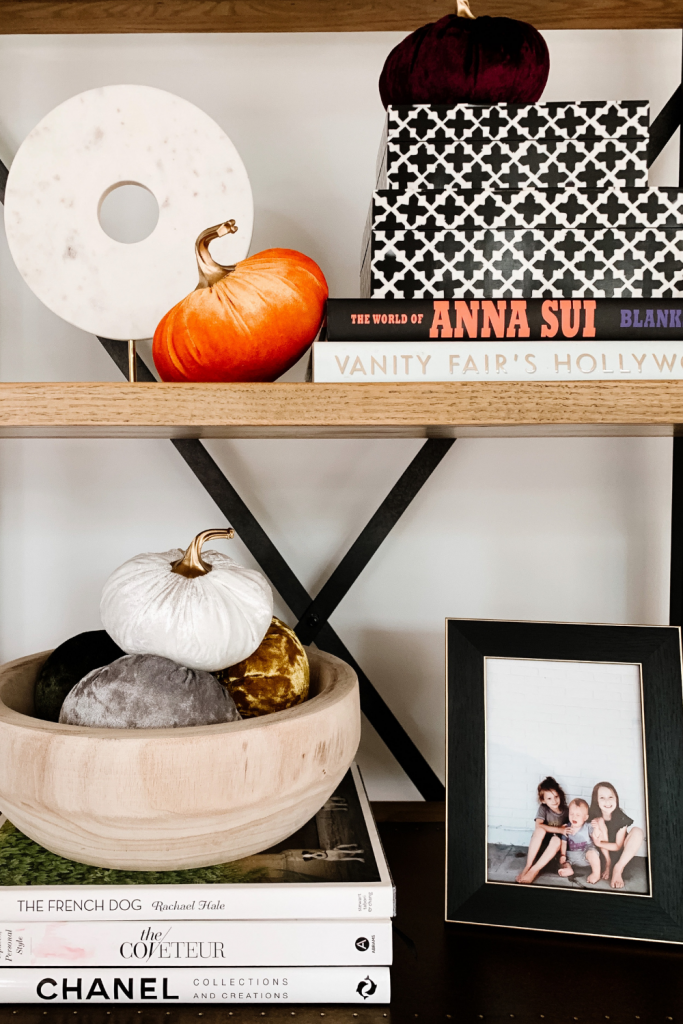 Today's My Kind of Sweet Home series post is dedicated to the family room, featuring comfortable seating and natural light. 