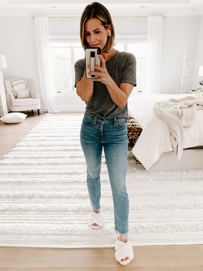 I'm no stranger to a NYE at home with the family, so today I'm rounding up nine cozy NYE outfits for staying in. 