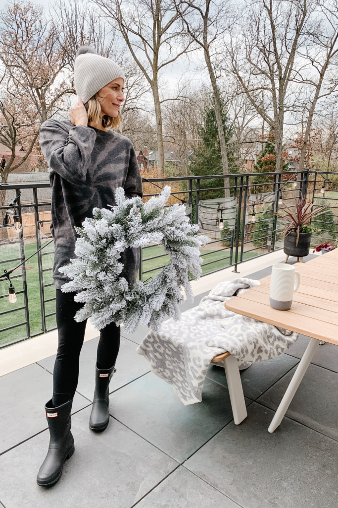 Athleisure: SWEATSHIRT DRESS + LIVE IN LEGGINGS