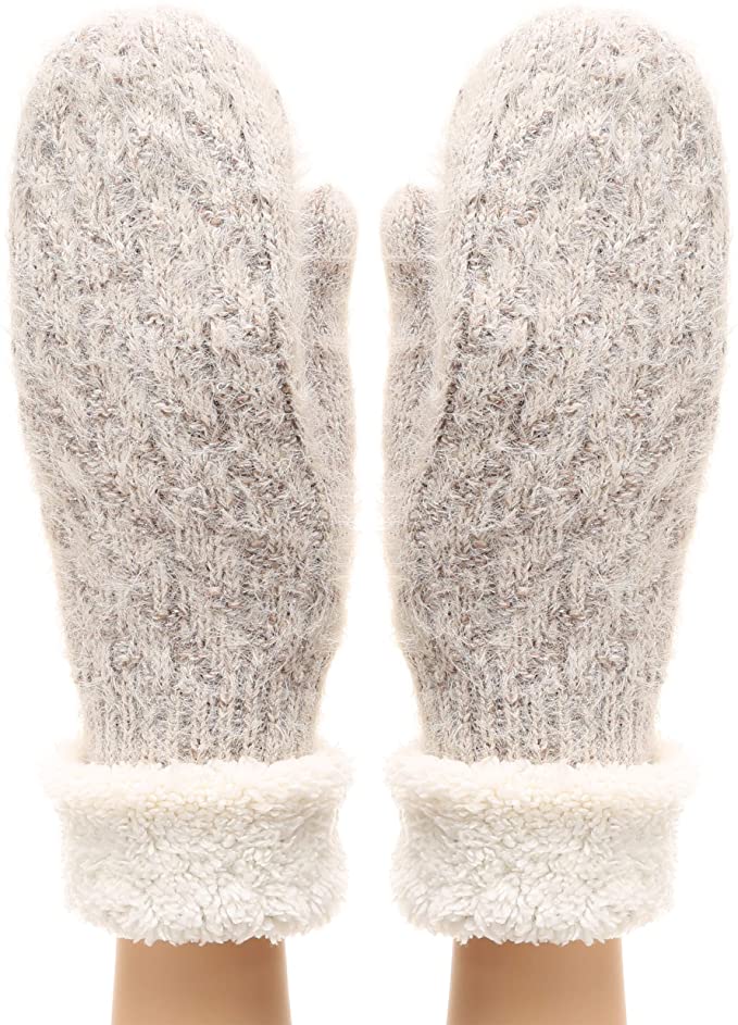 Holiday Gift Guide:. MITTENS | Cozy and less than $13!