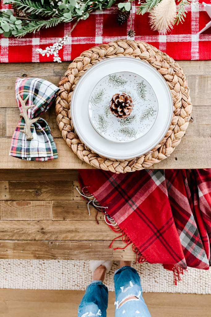 Today I'm sharing a simple holiday tablescape to spruce up your space. There's just something about a festive table, right?